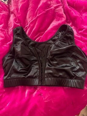 Black Front-Closure high impact Bra